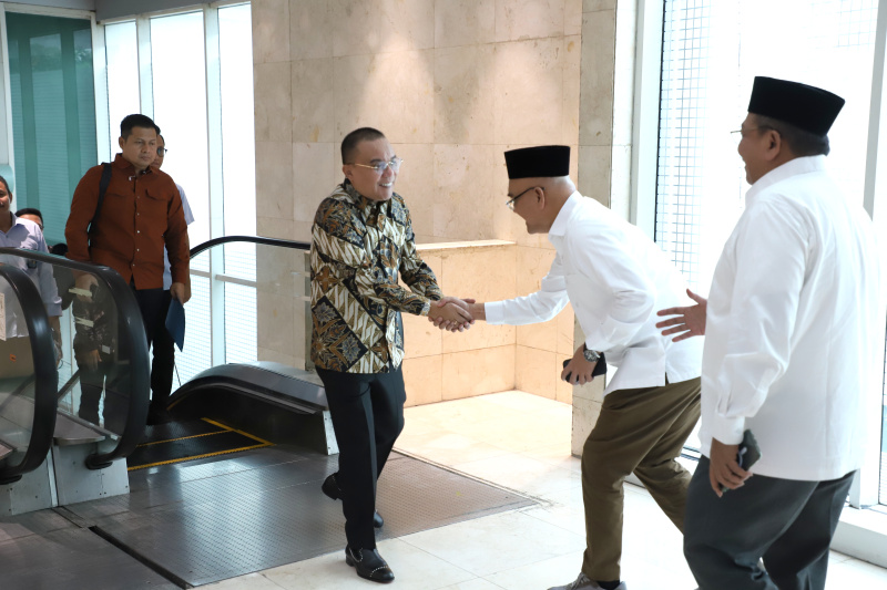 Komisi VIII gelar rapat koordinasi dengan Pimpinan DPR RI Prof Sufmi Dasco membahas persiapan tim pengawas haji (Ashar/SinPo.id)