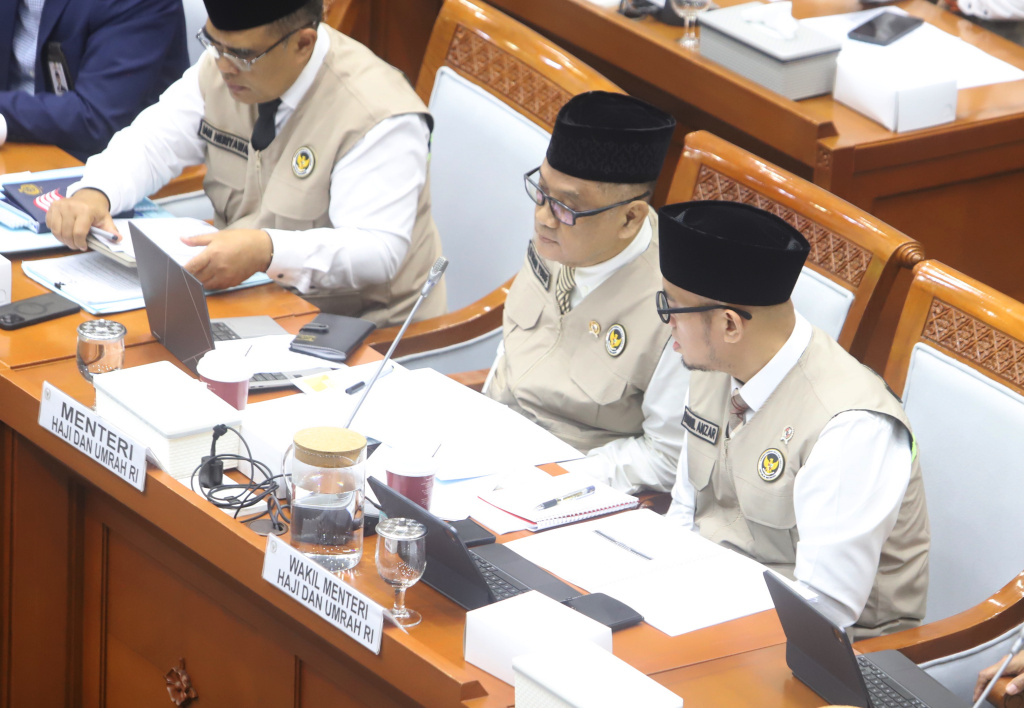 Komisi VIII DPR menggelar raker dengan Menteri Haji dan Umrah Mochamad rfan Yusuf membahas persiapan penyelenggaraan Ibadah haji 1447 H/2026 M (Ashar/SinPo.id)