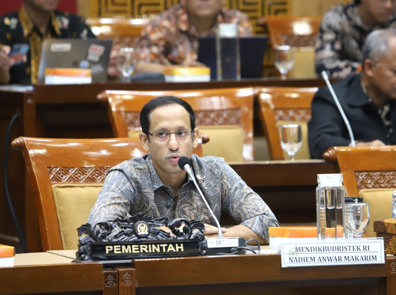 Komis X DPR menggelar Raker dengan Mendikbudristek Nadiem Makarim membahas kenaikan UKT (Ashar/SinPo.id)