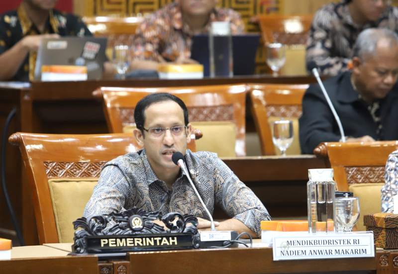 Komis X DPR menggelar Raker dengan Mendikbudristek Nadiem Makarim membahas kenaikan UKT (Ashar/SinPo.id)