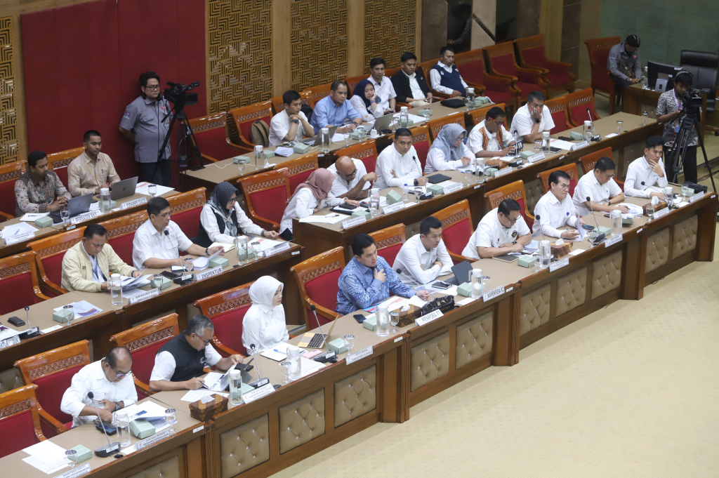 Komisi X DPR menggelar raker dengan Menpora Erick Thohir membahas program kerja (Ashar/SinPo.id)