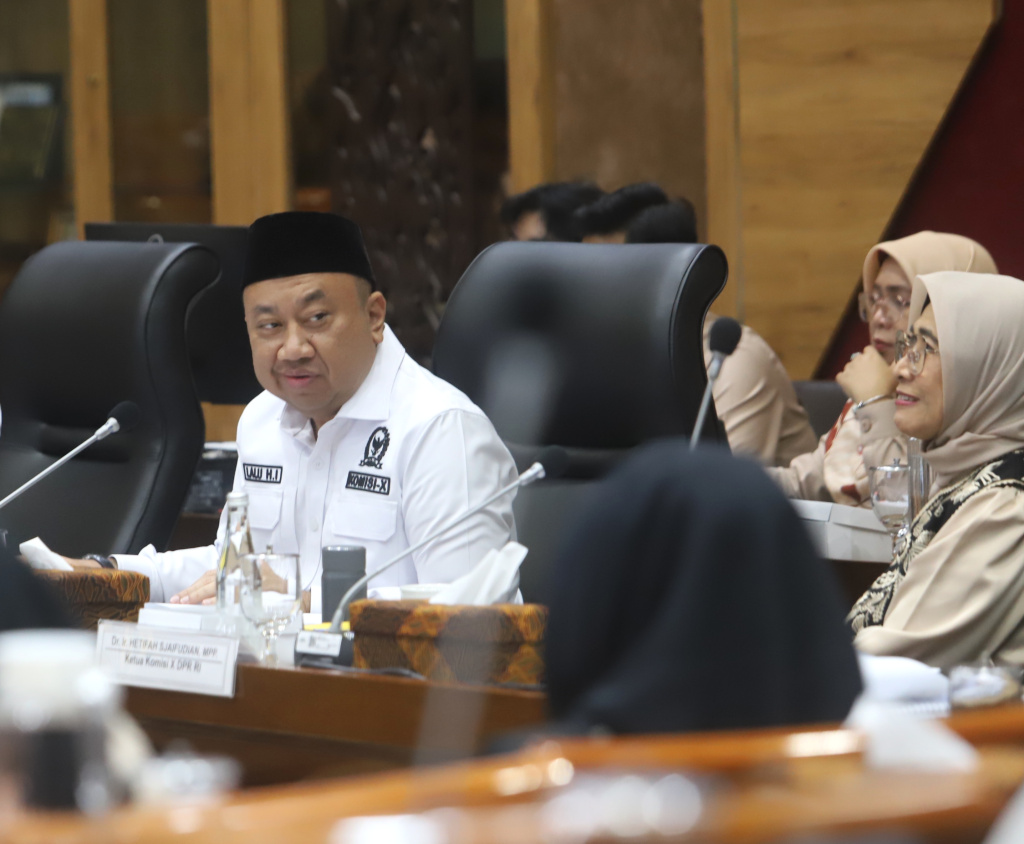 Wakil Ketua Komisi X DPR RI Lalu Hadrian Irfani. (Ashar/SinPo.id)