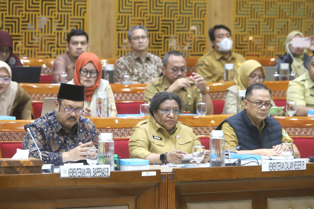 Komisi X DPR menggelar Raker dengan Menteri Bappenas membahas RUU Statistik (Ashar/SinPo.id)