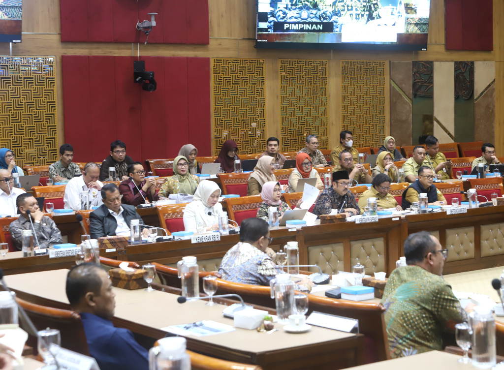 Komisi X DPR menggelar Raker dengan Menteri Bappenas membahas RUU Statistik (Ashar/SinPo.id)