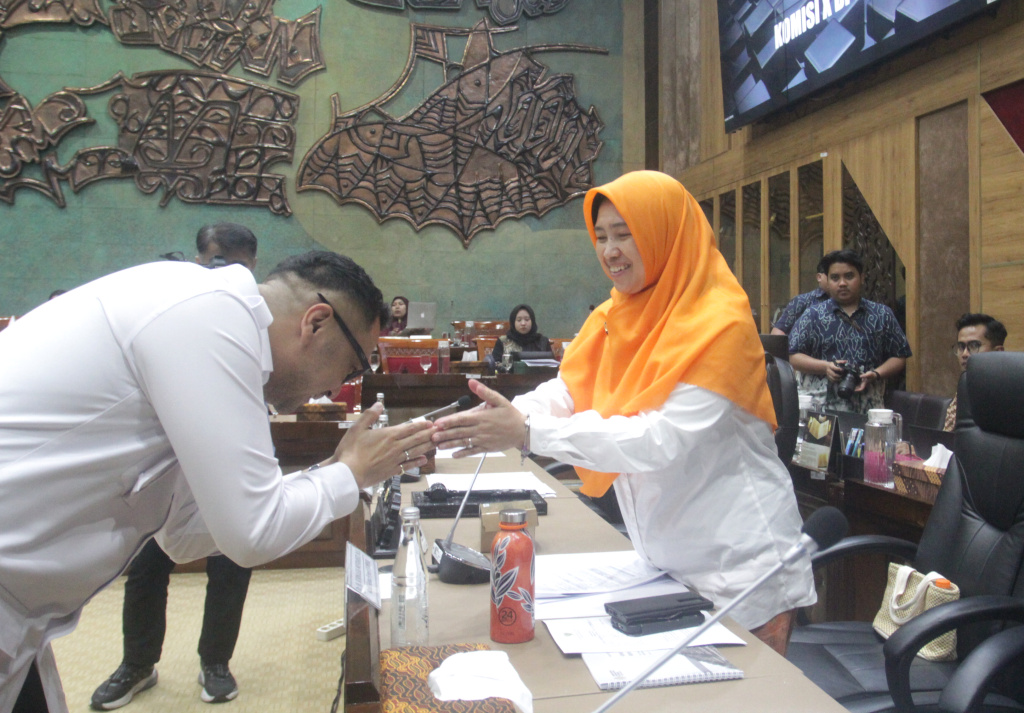 Komisi X DPR gelar raker dengan Wakil Menteri Kebudayaan Giring Ganesha membahas RKA K/L tahun 2026 Kementrian Kebudayaan (Ashar/SinPo.id)