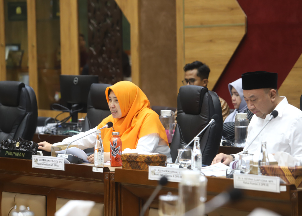 Komisi X DPR gelar raker dengan Wakil Menteri Kebudayaan Giring Ganesha membahas RKA K/L tahun 2026 Kementrian Kebudayaan (Ashar/SinPo.id)