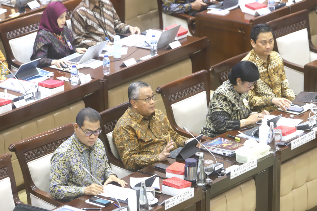Komisi XI DPR menggelar raker dengan Gubernur Bank Indonesia Perry Warjiyo membahas Laporan Kinerja Bank Indonesia Tahun 2025 (Ashar/SinPo.id)