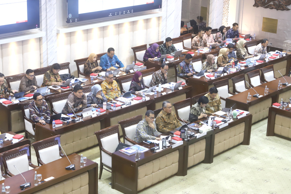 Komisi XI DPR menggelar raker dengan Gubernur Bank Indonesia Perry Warjiyo membahas Laporan Kinerja Bank Indonesia Tahun 2025 (Ashar/SinPo.id)