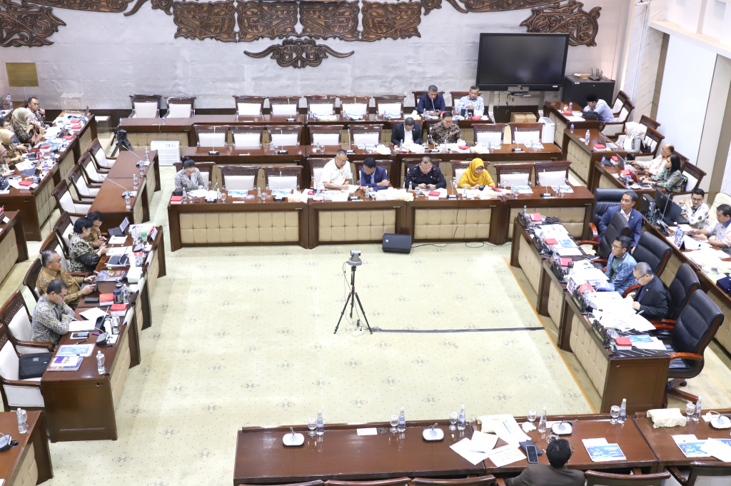 Komisi XI DPR menggelar raker dengan Gubernur Bank Indonesia Perry Warjiyo membahas Laporan Kinerja Bank Indonesia Tahun 2025 (Ashar/SinPo.id)