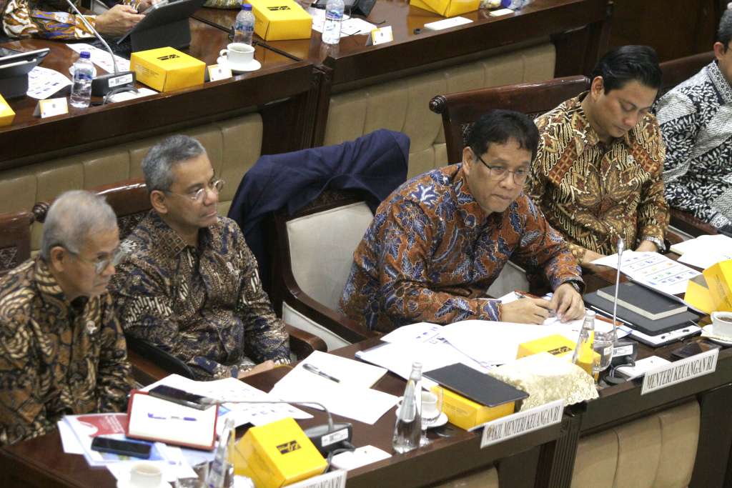 Komisi XI DPR menggelar raker dengan Menkeu Purbaya Yudhi Sadewa membahas RKA TA 2026 (Ashar/SinPo.id)