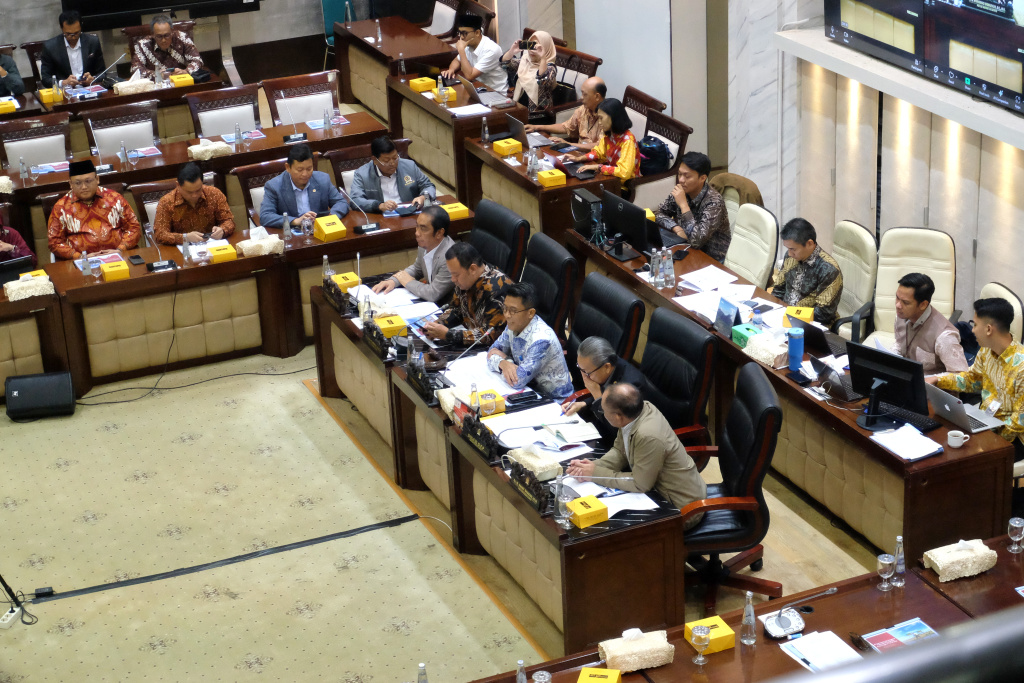 Komisi XI DPR menggelar raker dengan Menkeu Purbaya Yudhi Sadewa membahas RKA TA 2026 (Ashar/SinPo.id)