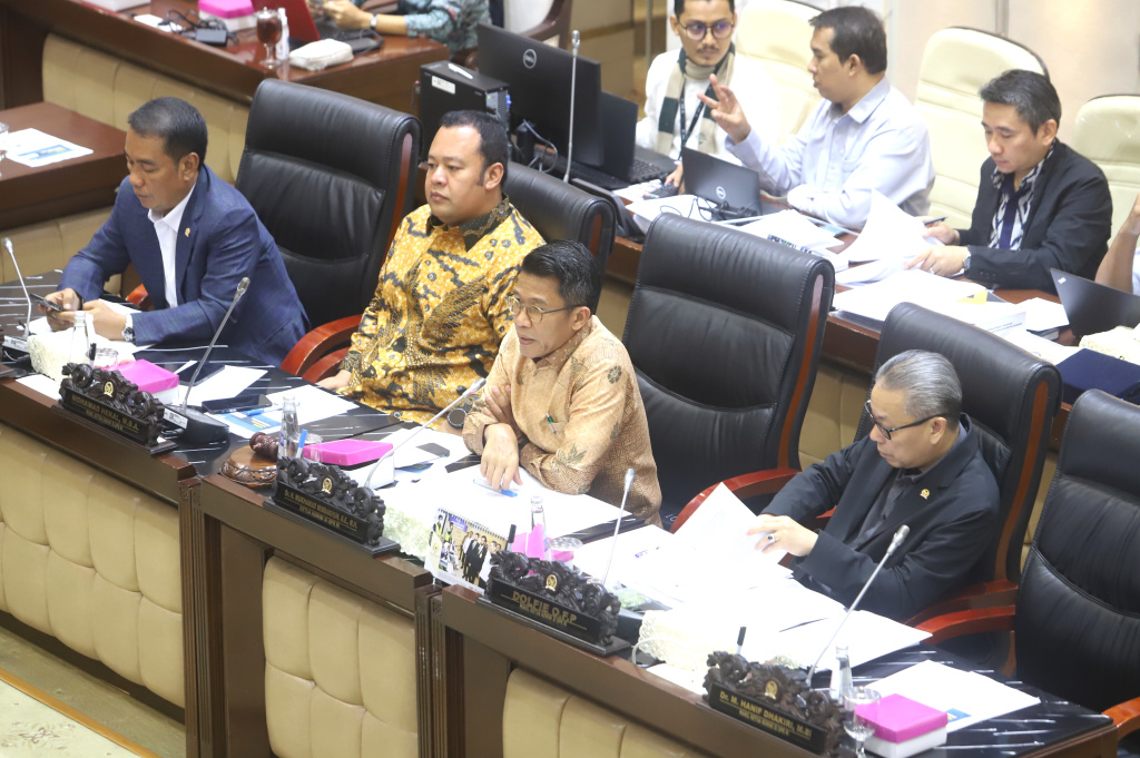 Komisi XI DPR menggelar raker dengan Menteri Keuangan (Menkeu) Purbaya Yudhi Sadewa membahas Kinerja Penerimaan Negara Triwulan I TA 2026 (Ashar/SinPo.id)