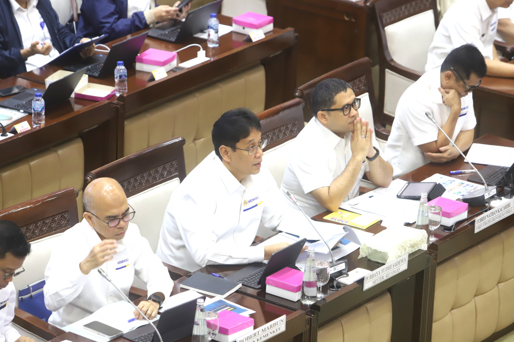 Komisi XI DPR menggelar raker dengan Menteri Keuangan (Menkeu) Purbaya Yudhi Sadewa membahas Kinerja Penerimaan Negara Triwulan I TA 2026 (Ashar/SinPo.id)