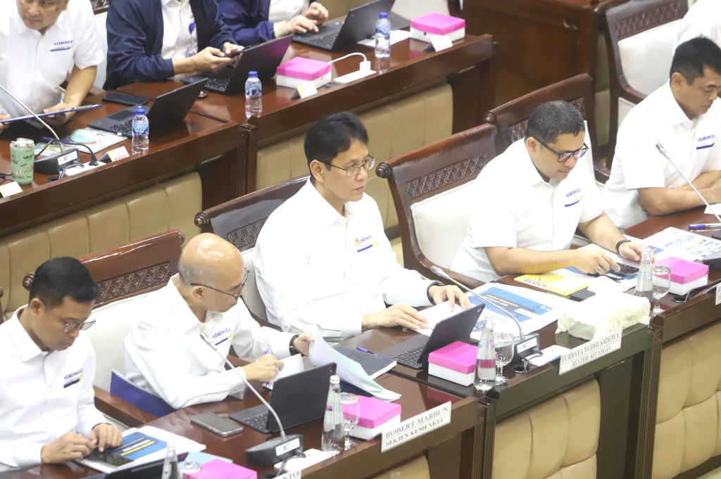 Komisi XI DPR menggelar raker dengan Menteri Keuangan (Menkeu) Purbaya Yudhi Sadewa membahas Kinerja Penerimaan Negara Triwulan I TA 2026 (Ashar/SinPo.id)