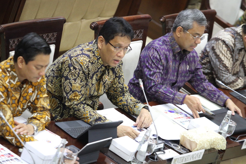 Komisi XI DPR Gelar Raker dengan Menkeu Purbaya Yudhi Sadewa membahas kinerja ekonomi dalam Triwulan III (Ashar/SinPo.id)