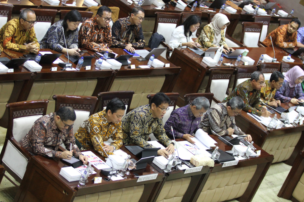 Komisi XI DPR Gelar Raker dengan Menkeu Purbaya Yudhi Sadewa membahas kinerja ekonomi dalam Triwulan III (Ashar/SinPo.id)