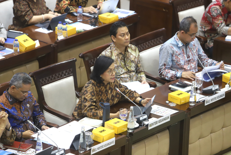 Komisi XI DPR menggelar raker dengan Menkeu Sri Mulyani membahas laporan keuangan LKPP Kemenkeu TA 2024 (Ashar/SinPo.id)