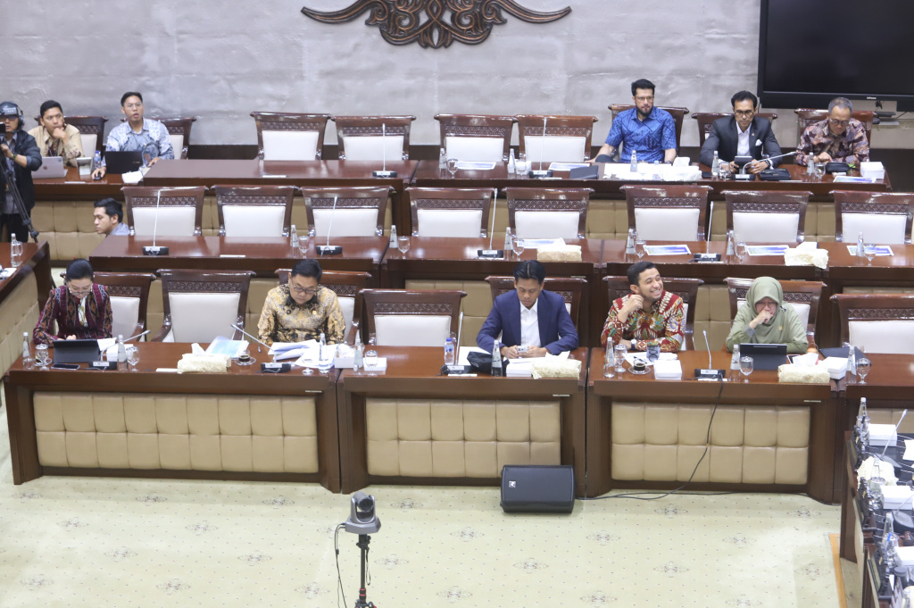 Komisi XI DPR menggelar raker dengan Menkeu Purbaya Yudhi Sadewa membahas Subsidi Energi (Ashar/SinPo.id)
