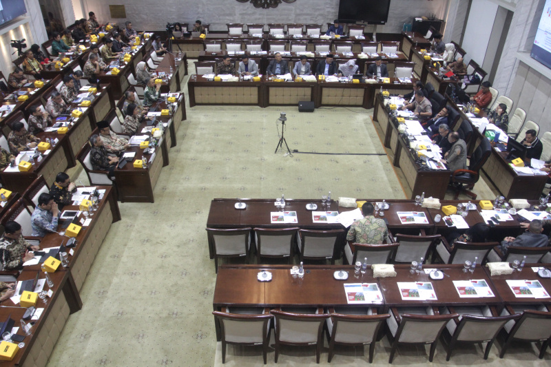 Komisi XI gelar raker dengan Menkeu Sri Mulyani membahas RUU APBN 2026 (Ashar/SinPo.id)