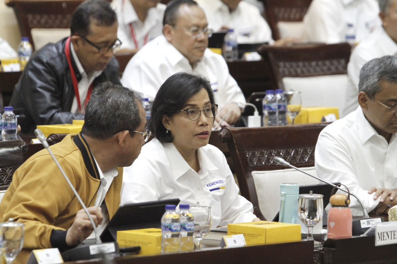 Komisi XI DPR gelar raker dengan Menkeu Sri Mulyani membahas RUU APBN 2024 (Ashar/SinPo.id)