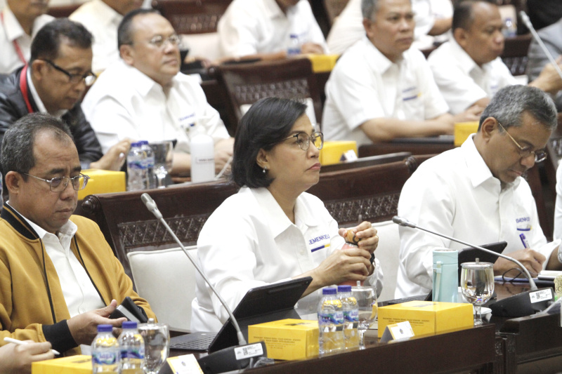 Komisi XI DPR gelar raker dengan Menkeu Sri Mulyani membahas RUU APBN 2024 (Ashar/SinPo.id)