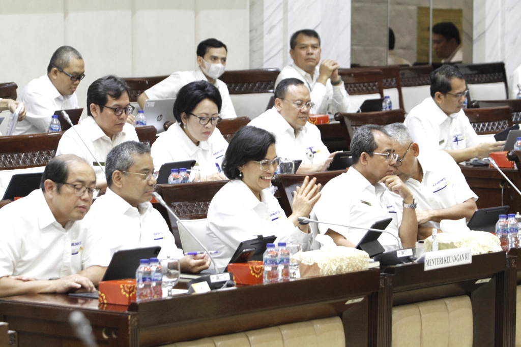 Komisi XI DPR gelar raker dengan Menkeu Sri Mulyani Bahas pengantar RKA dan RKP TA 2024 (Ashar/SinPo.id)