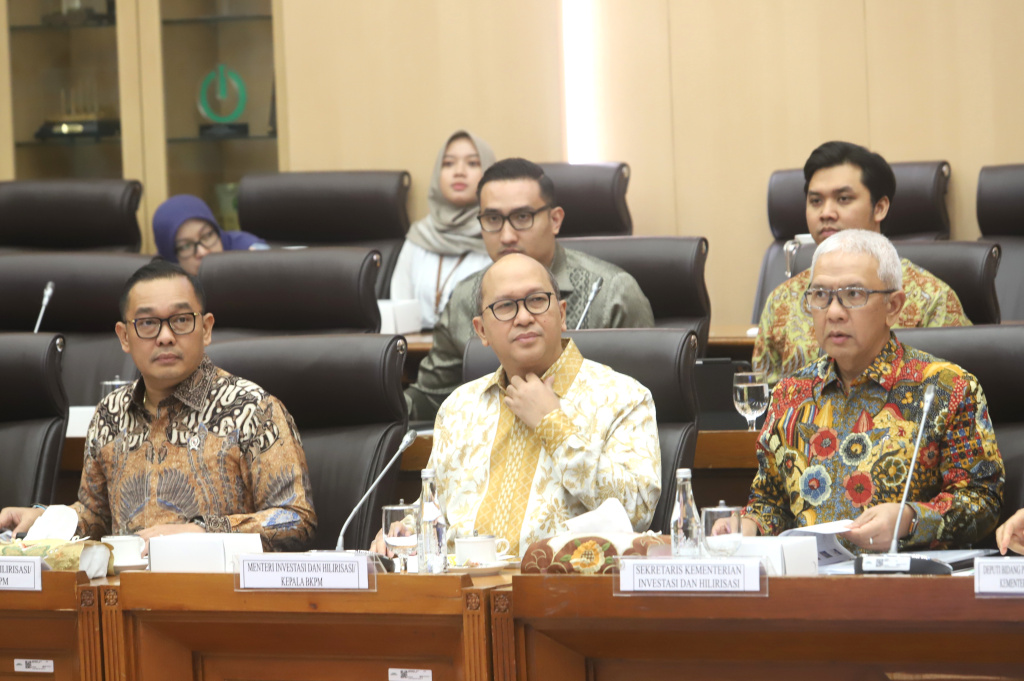 Komisi XII DPR gelar raker dengan Menteri Investasi dan Hilirisasi Rosan Roeslani membahas realisasi program kerja Triwulan I TA 2026 (Ashar/SinPo.id)