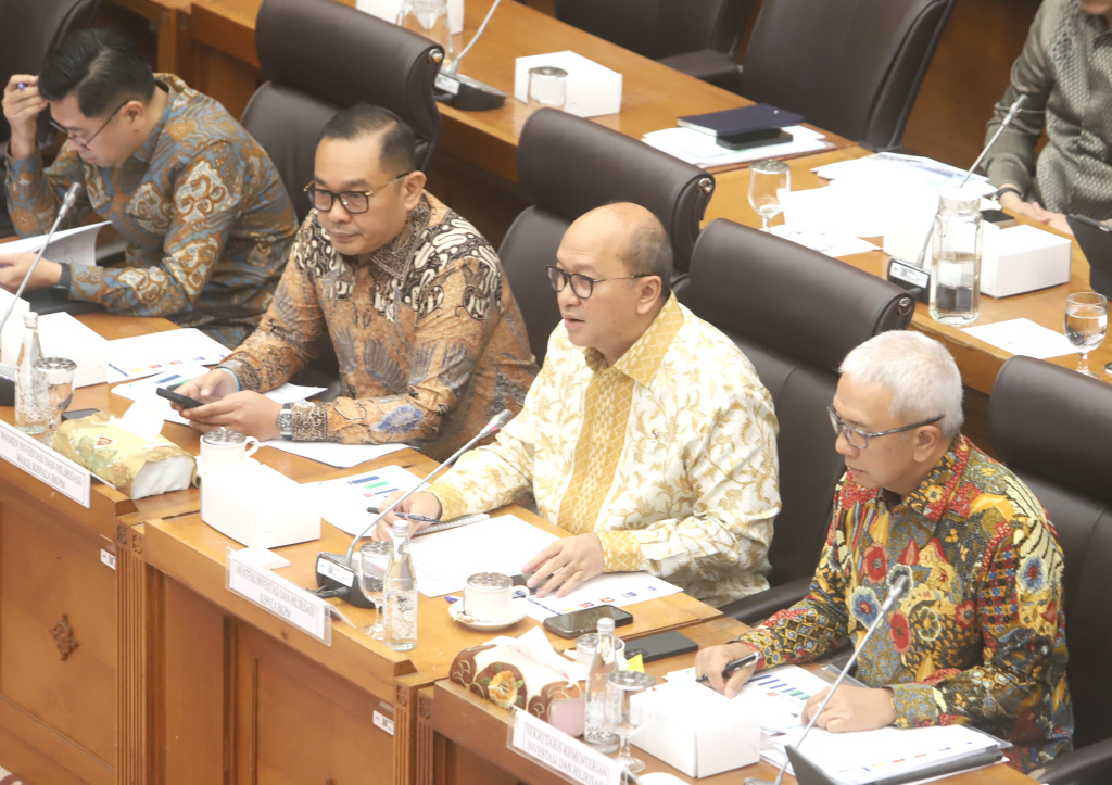 Komisi XII DPR gelar raker dengan Menteri Investasi dan Hilirisasi Rosan Roeslani membahas realisasi program kerja Triwulan I TA 2026 (Ashar/SinPo.id)
