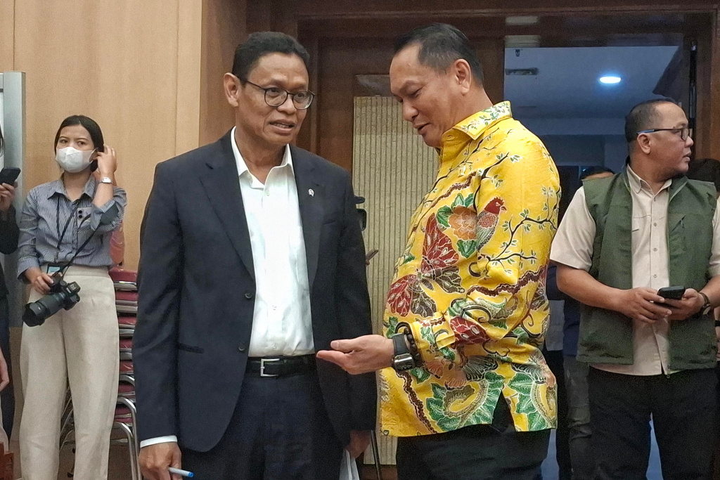 Komisi XII DPR menggelar raker dengan Wamen ESDM Yuliot Tanjung membahas penyesuaian wilayah ijin pertambangan (Ashar/SinPo.id)