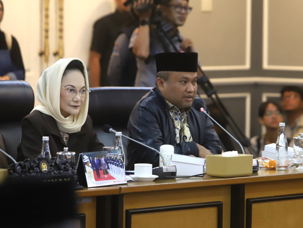 Komisi XIII DPR menggelar raker dengan Mensesneg Prasetyo Hadi membahas program kerja dan anggaran tahun 2026 (Ashar/SinPo.id)