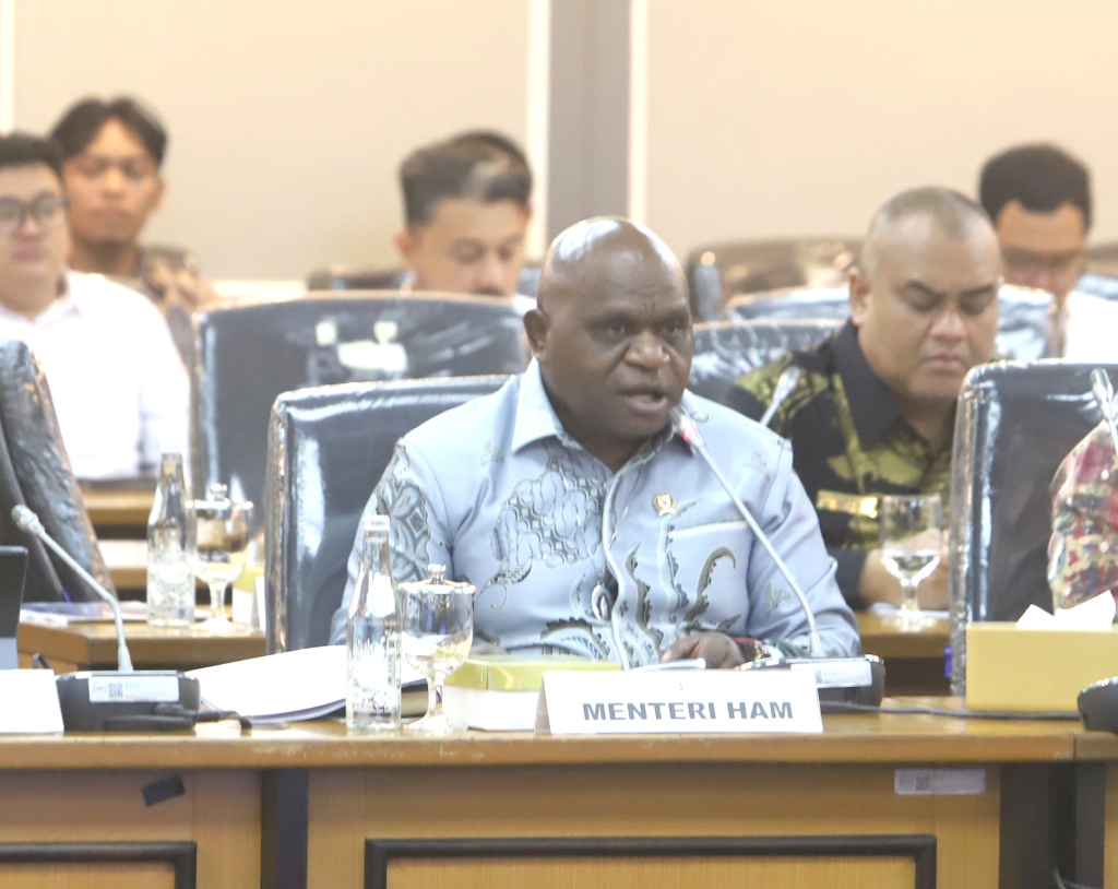 Komisi XIII DPR gelar raker dengan Menteri HAM Natalius Pigai membahas Optimalisasi P5HAM (Ashar/SinPo.id)