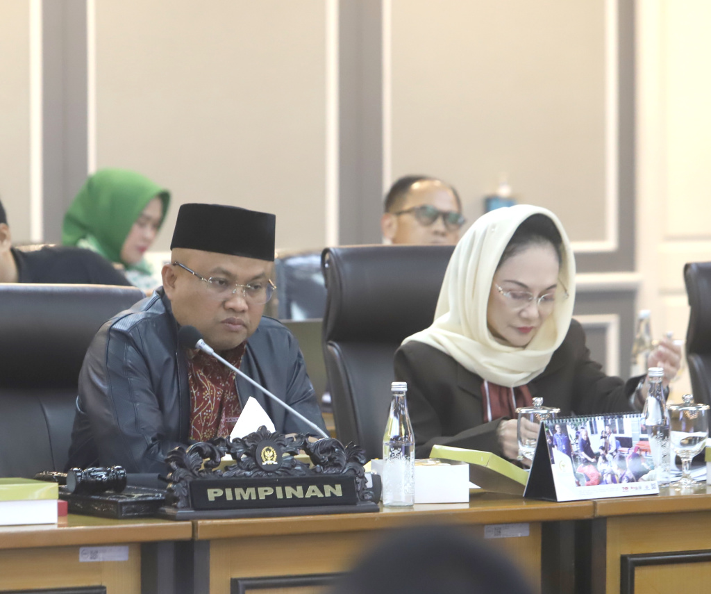 Komisi XIII DPR gelar raker dengan Menteri HAM Natalius Pigai membahas Optimalisasi P5HAM (Ashar/SinPo.id)