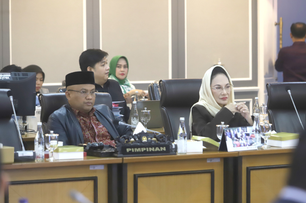 Komisi XIII DPR gelar raker dengan Menteri HAM Natalius Pigai membahas Optimalisasi P5HAM (Ashar/SinPo.id)