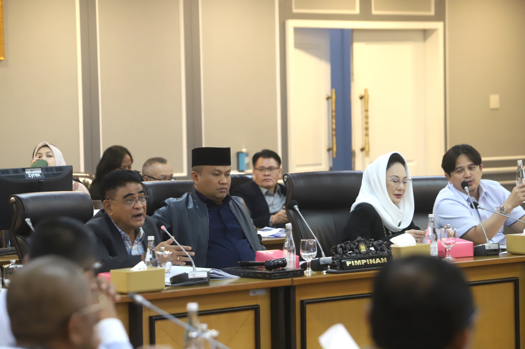 Komisi XIII DPR menggelar raker dengan Menteri Imigrasi dan Pemasyarakatan Agus Andrianto membahas Anggaran TA 2026 (Ashar/SinPo.id)