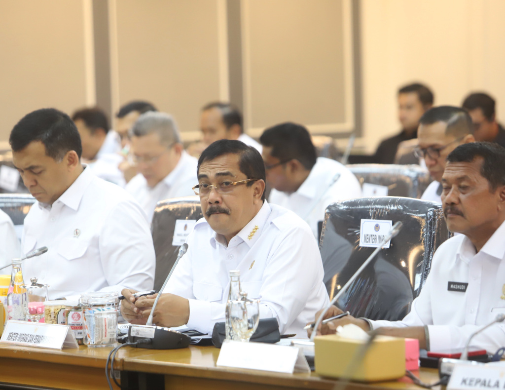 Komisi XIII DPR menggelar raker dengan Menteri Imigrasi dan Pemasyarakatan Agus Andrianto membahas Anggaran TA 2026 (Ashar/SinPo.id)