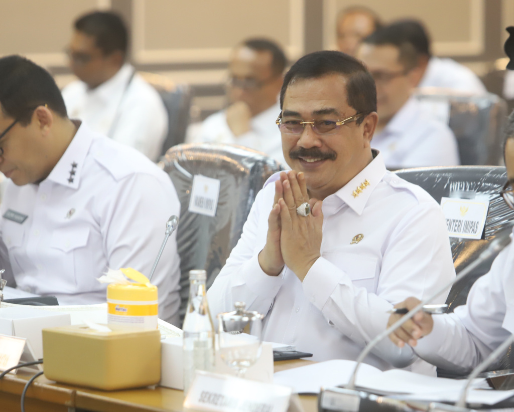 Komisi XII DPR menggelar raker dengan Menteri Imipas Agus Andrianto membahas KUHP dan KUHAP baru (Ashar/SinPo.id)