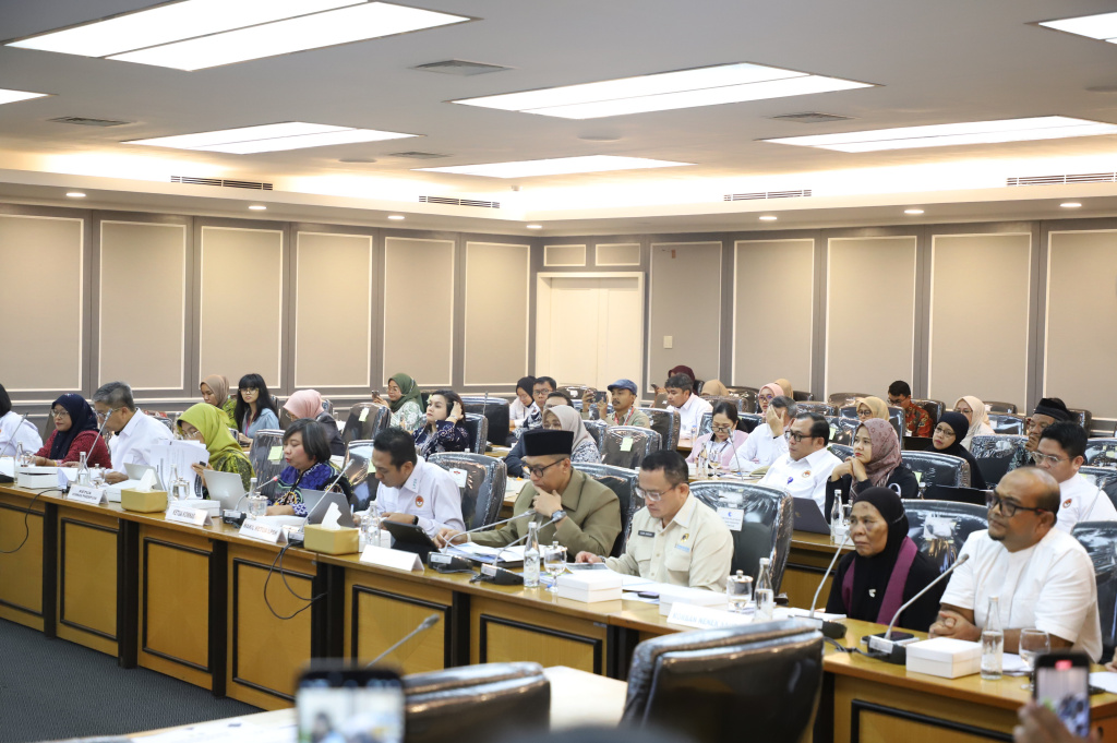 Komisi XIII DPR menggelar RDP Dengan korban kekerasan tambang ilegal Pasaman Nenek Saudah (Ashar/SinPo.id)