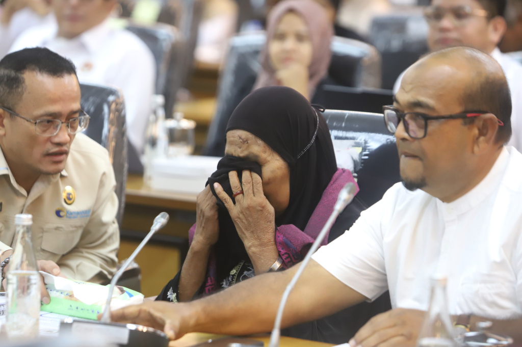 Komisi XIII DPR menggelar RDP Dengan korban kekerasan tambang ilegal Pasaman Nenek Saudah (Ashar/SinPo.id)