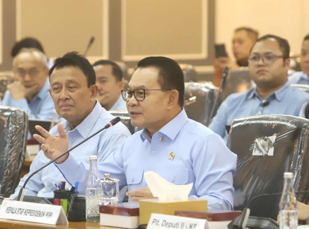 Komisi XIII DPR menggelar RDP dengan Kepala Staf Presiden (KSP) Dudung Abdurachman membahas penguatan kinerja KSP mendukung dan mengawal Program Prioritas Presiden (Ashar/SinPo.id)