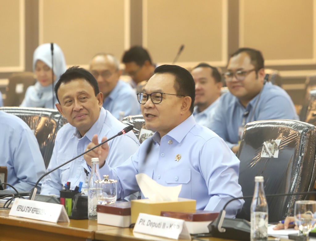 Komisi XIII DPR menggelar RDP dengan Kepala Staf Presiden (KSP) Dudung Abdurachman membahas penguatan kinerja KSP mendukung dan mengawal Program Prioritas Presiden (Ashar/SinPo.id)