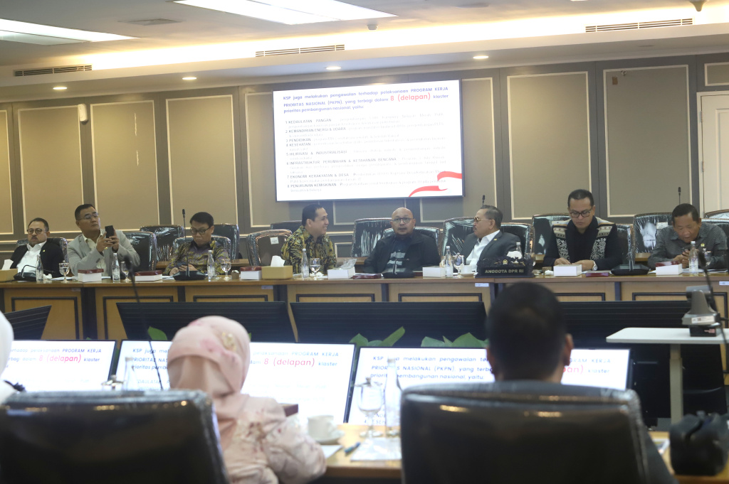 Komisi XIII DPR menggelar RDP dengan Kepala Staf Presiden (KSP) Dudung Abdurachman membahas penguatan kinerja KSP mendukung dan mengawal Program Prioritas Presiden (Ashar/SinPo.id)