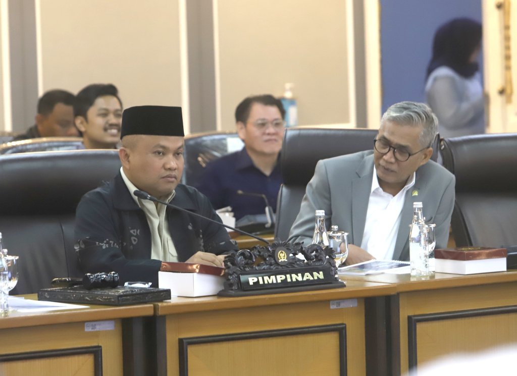 Komisi XIII DPR menggelar RDP dengan Kepala Staf Presiden (KSP) Dudung Abdurachman membahas penguatan kinerja KSP mendukung dan mengawal Program Prioritas Presiden (Ashar/SinPo.id)