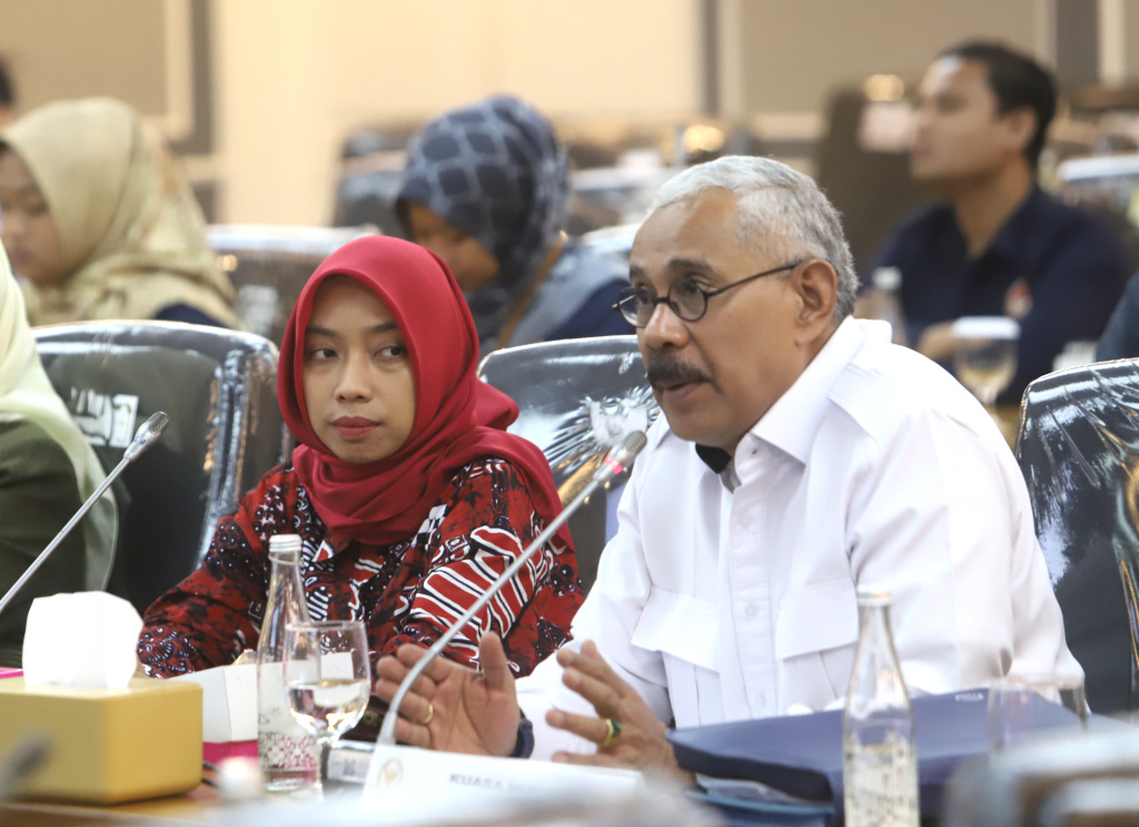 Komisi XIII DPR menggelar RDPU membahas kasus diplomat Kemenlu Arya Daru agar dibuka kembali kasusnya (Ashar/SinPo.id)