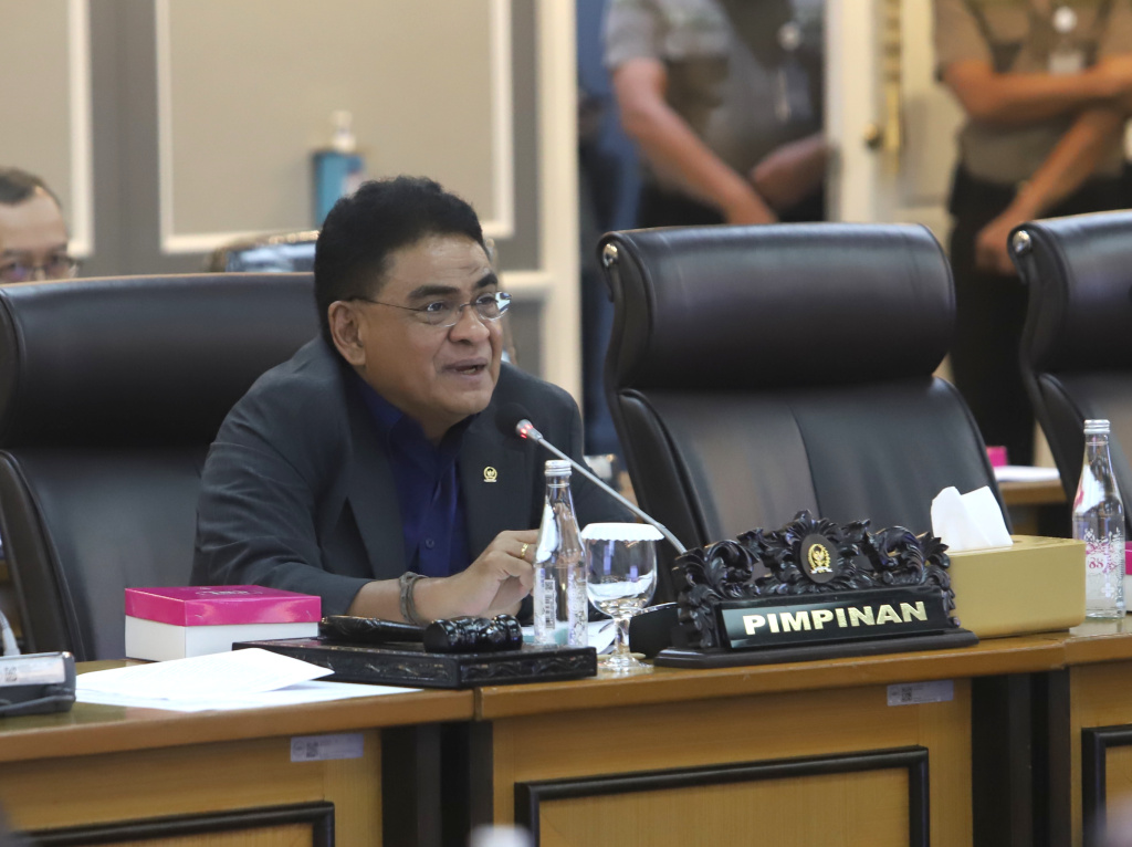 Komisi XIII DPR menggelar RDPU membahas kasus diplomat Kemenlu Arya Daru agar dibuka kembali kasusnya (Ashar/SinPo.id)