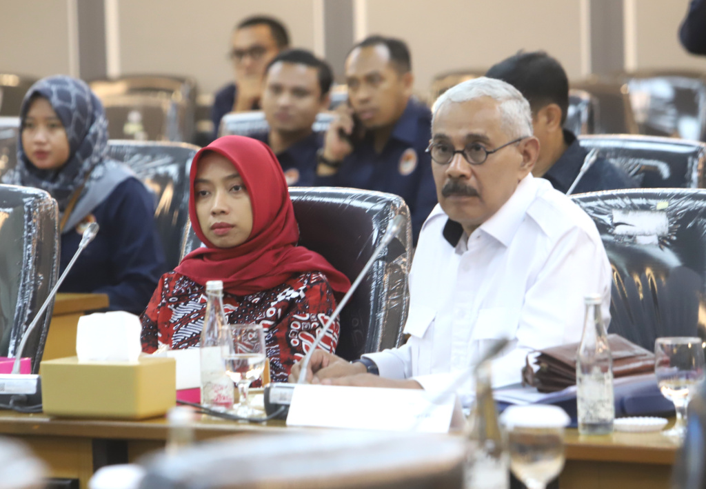 Komisi XIII DPR menggelar RDPU membahas kasus diplomat Kemenlu Arya Daru agar dibuka kembali kasusnya (Ashar/SinPo.id)