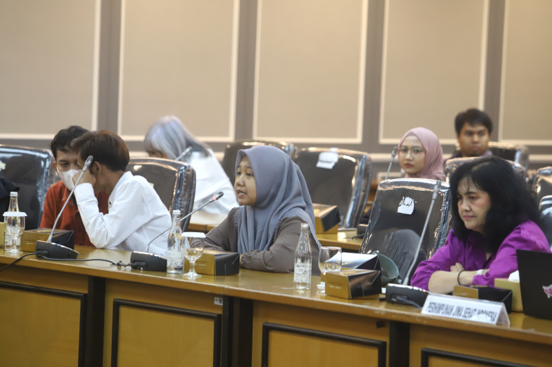 Komisi XIII DPR RDPU menerima audiensi Perhimpunan Jiwa Sehat Indonesia membahas pelanggaran HAM korban penyiksaan di panti-panti sosial (Ashar/SinPo.id)