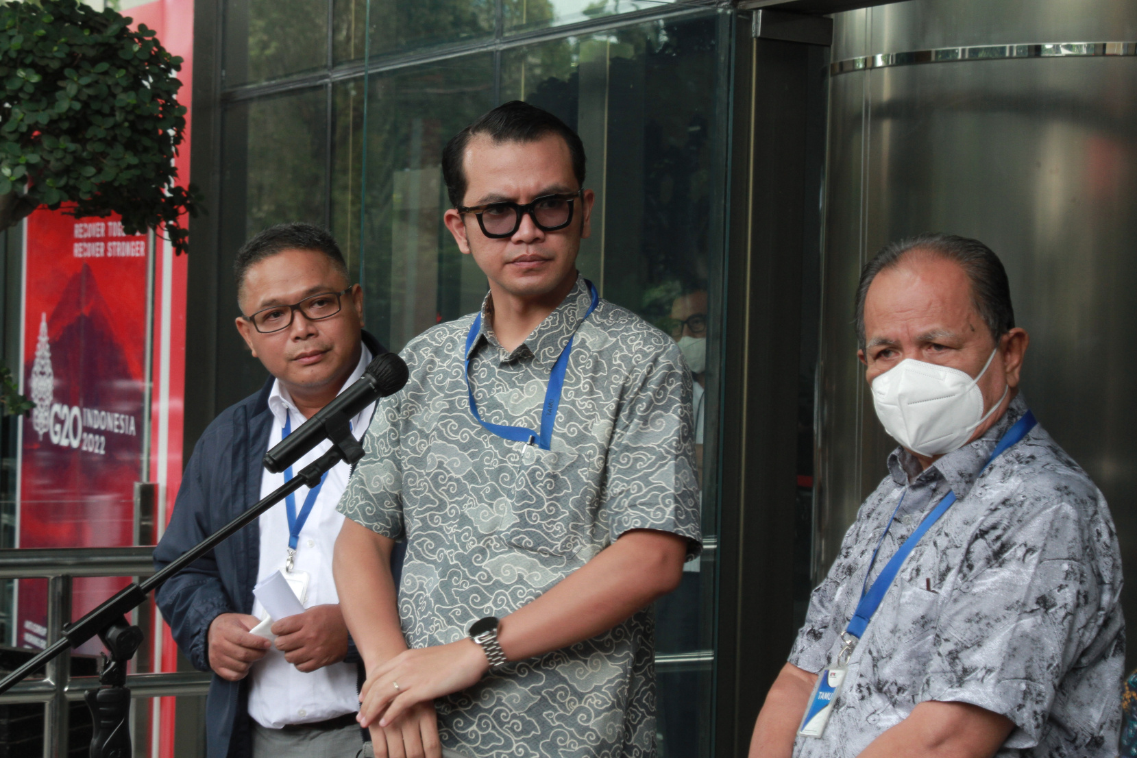 Komisi Yudisial datangi KPK untuk melakukan pemeriksaan Hakim MA yang terkait kasus suap pengurusan perkara di Mahkamah Agung (Ashar/SinPo.id)