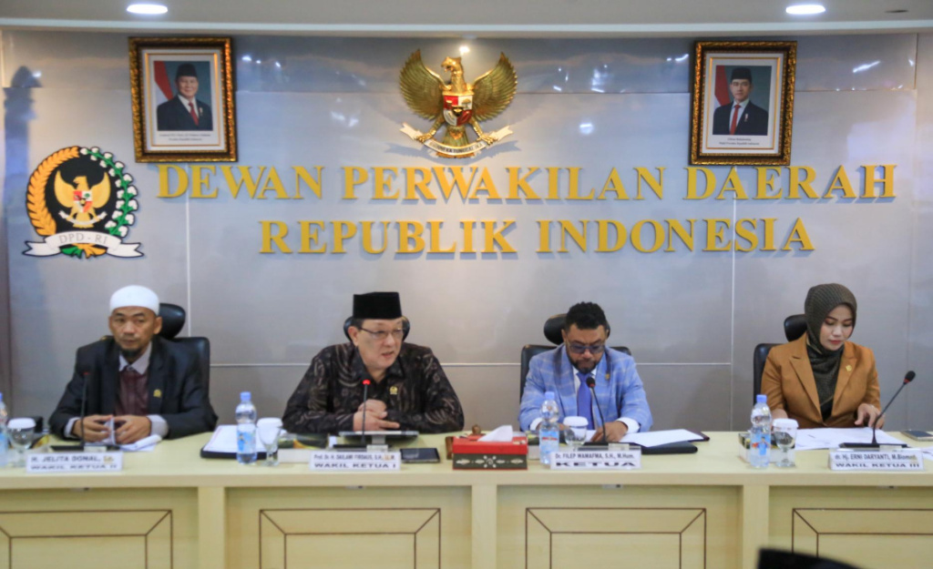 Komite III DPD gelar raker dengan Menteri Agama (Menag) Nasaruddin Umar membahar program kerja dan sertifikat guru madrasah swasta serta Kouta Haji (Ashar/SinPo.id)