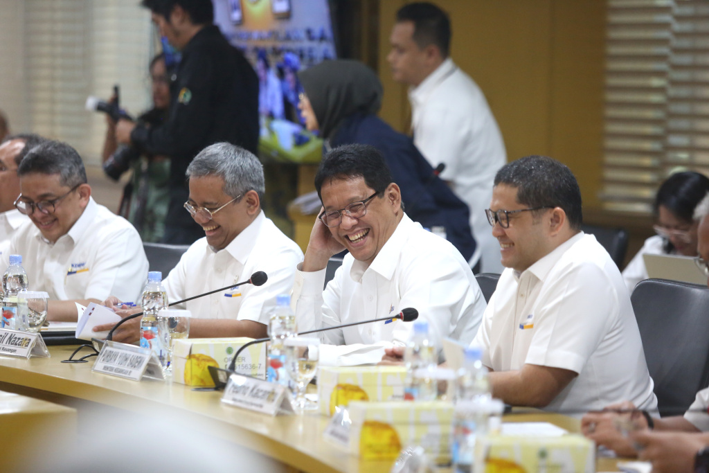 Menteri Keuangan Purbaya Yudhi Sadewa mengikuti rapat kerja dengan Komite IV DPD RI membahas UU HKPD (Ashar/SinPo.id)