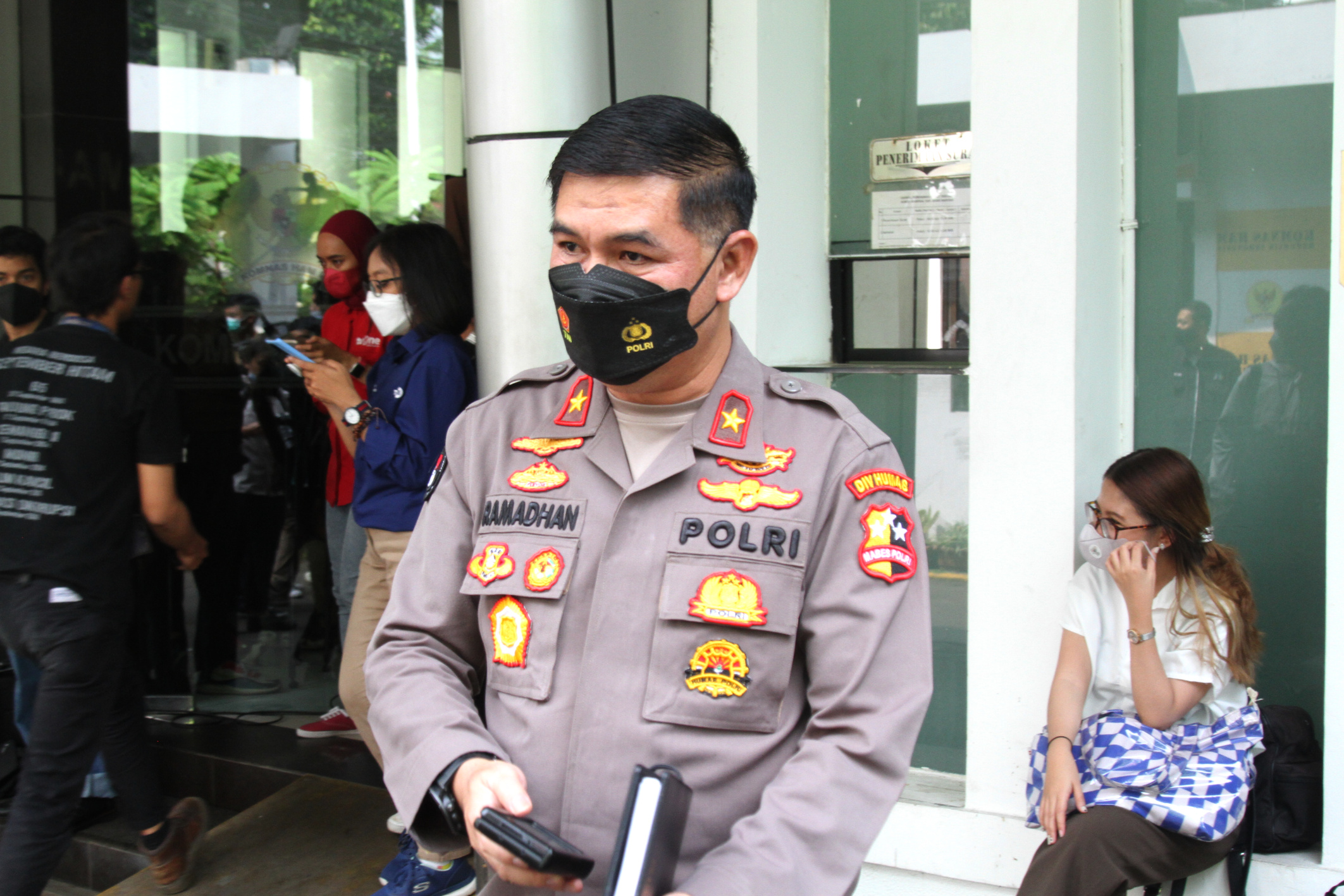 Ketua Komnas HAM Ahmad Taufan Damanik dan Didampingi Tim Forensik Polri (Ashar/SinPo.id)